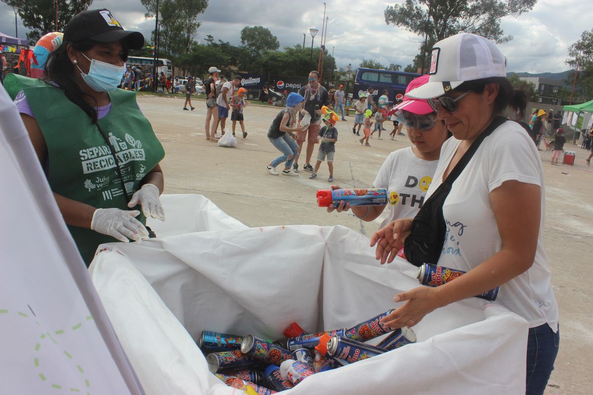 Gran participación ciudadana en el Reciclatón de Carnaval
