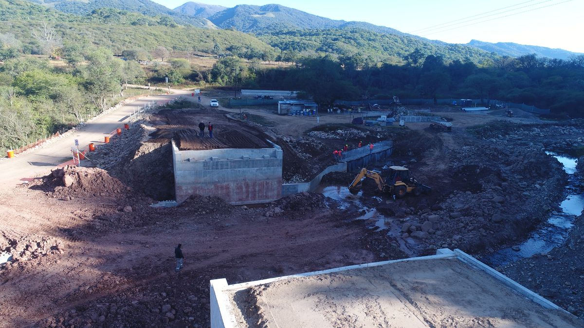 Las obras de nuevo puente sobre río El Molino permitirán que la RP 6 esté óptima en su conexión El Fuerte - Santa Clara.