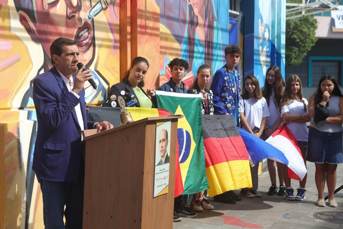 Sadir acompañó a la comunidad rotaria en el aniversario del Rotary Club Internacional