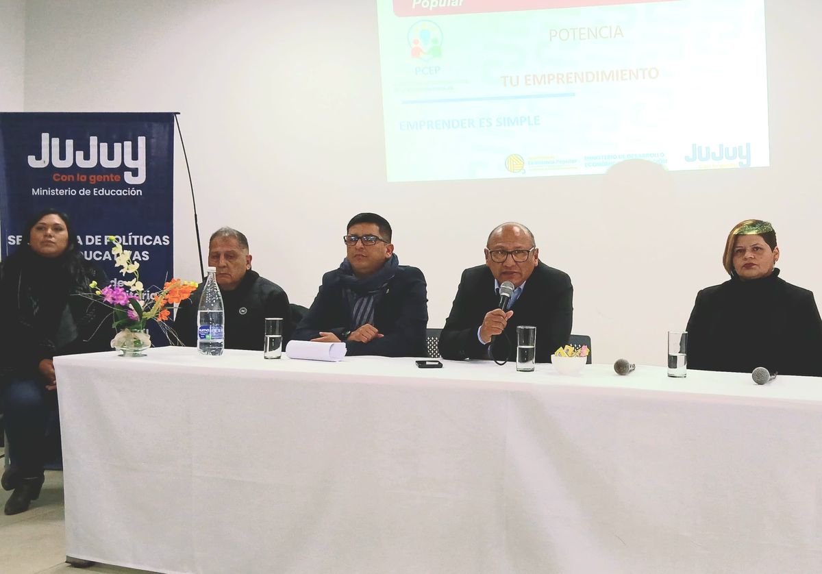 Instructores y capacitadores actualizaron Herramientas para promover el espíritu emprendedor Instructores y capacitadores actualizaron Herramientas para promover el espíritu emprendedor