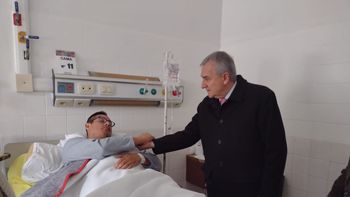 morales visito a policia que sufrio fractura de maxilar superior e inferior por parte de manifestantes