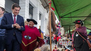 sadir estuvo presente en la apertura de la feria campesina pucara sadir estuvo presente en la apertura de la feria campesina pucara
