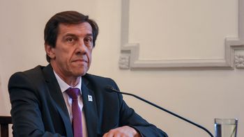 El ministro Sadir confirmó los cronogramas de pagos de haberes