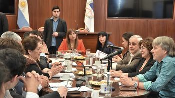 funcionarios socializaron ante diputados el sistema de ingreso a primer ano de secundaria