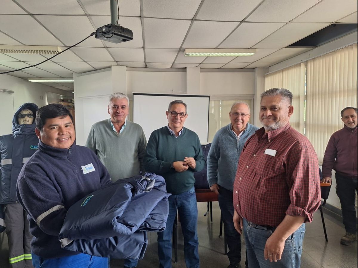 Agua Potable de Jujuy Renueva la Indumentaria del Personal Operativo y Administrativo de toda la Provincia