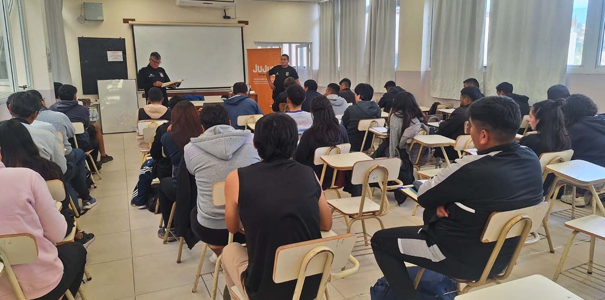 Inició el curso de arbitrajes de fútbol Inició el curso de arbitrajes de fútbol