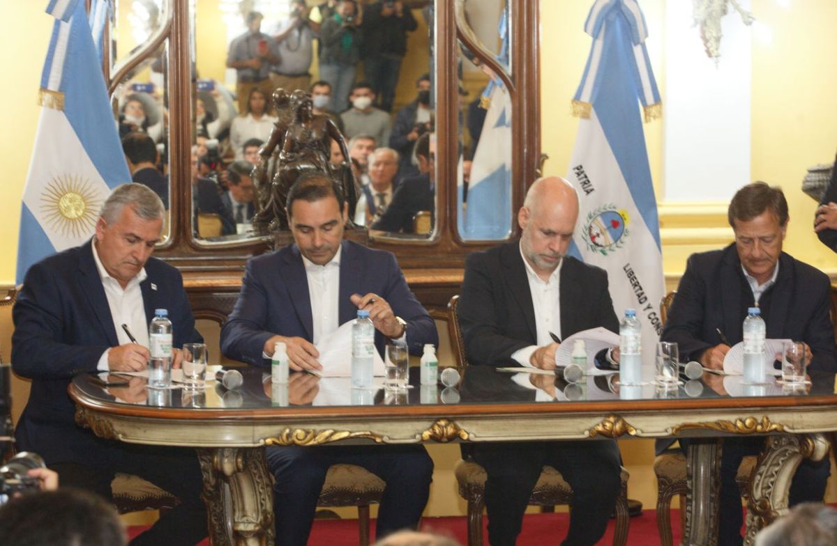 Morales firmó un convenio para el desarrollo turístico interprovincial