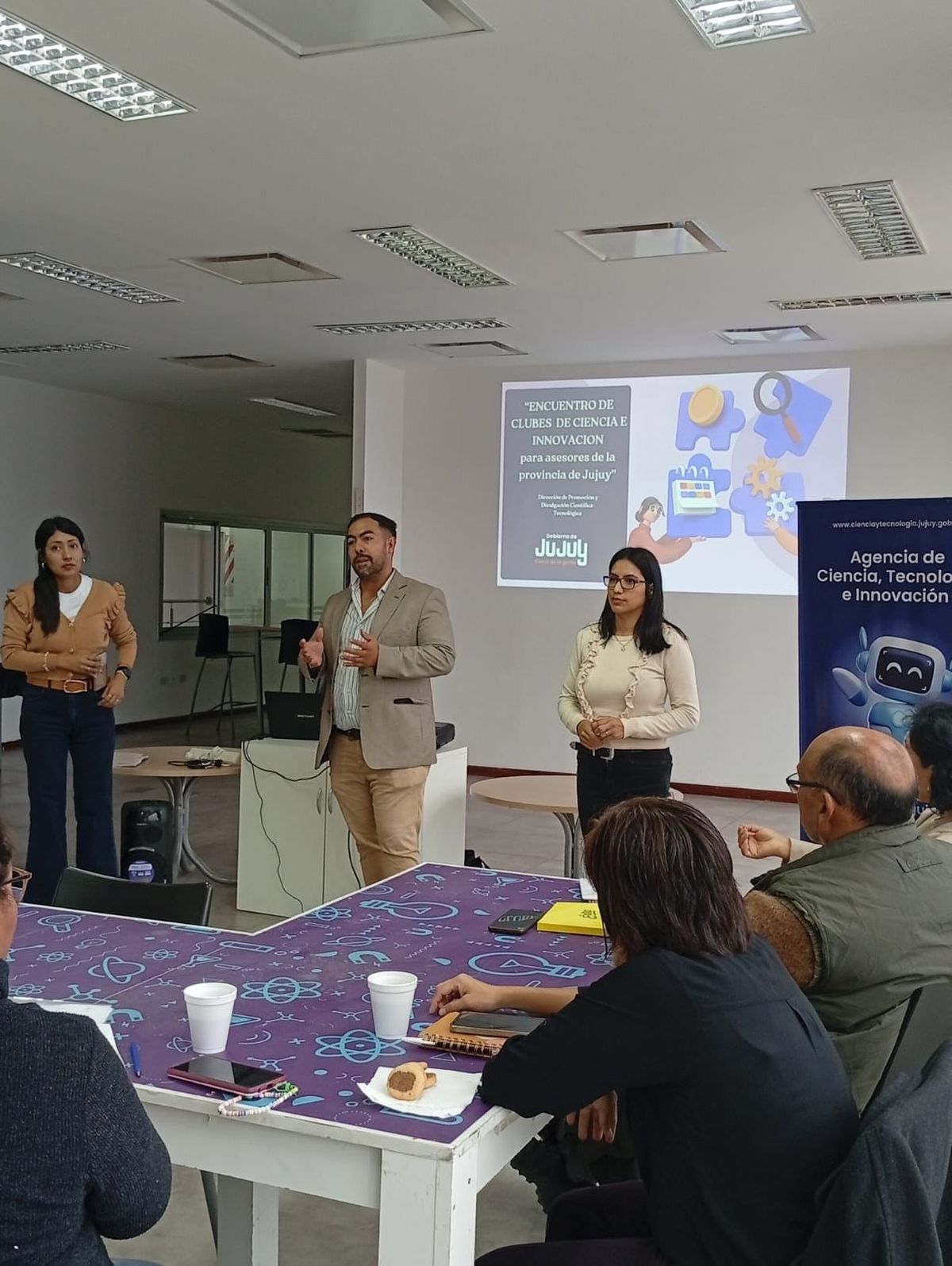 Clubes de Ciencia intercambiaron proyectos de innovación Clubes de Ciencia intercambiaron proyectos de innovación