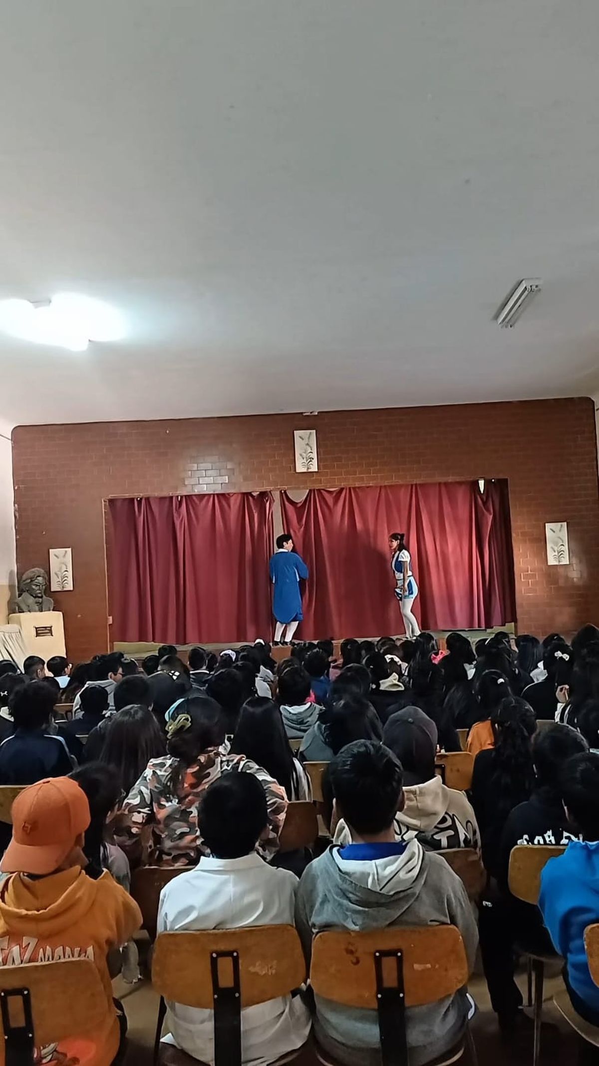 Purolucro rompe todo cautivó a estudiantes en Humahuaca