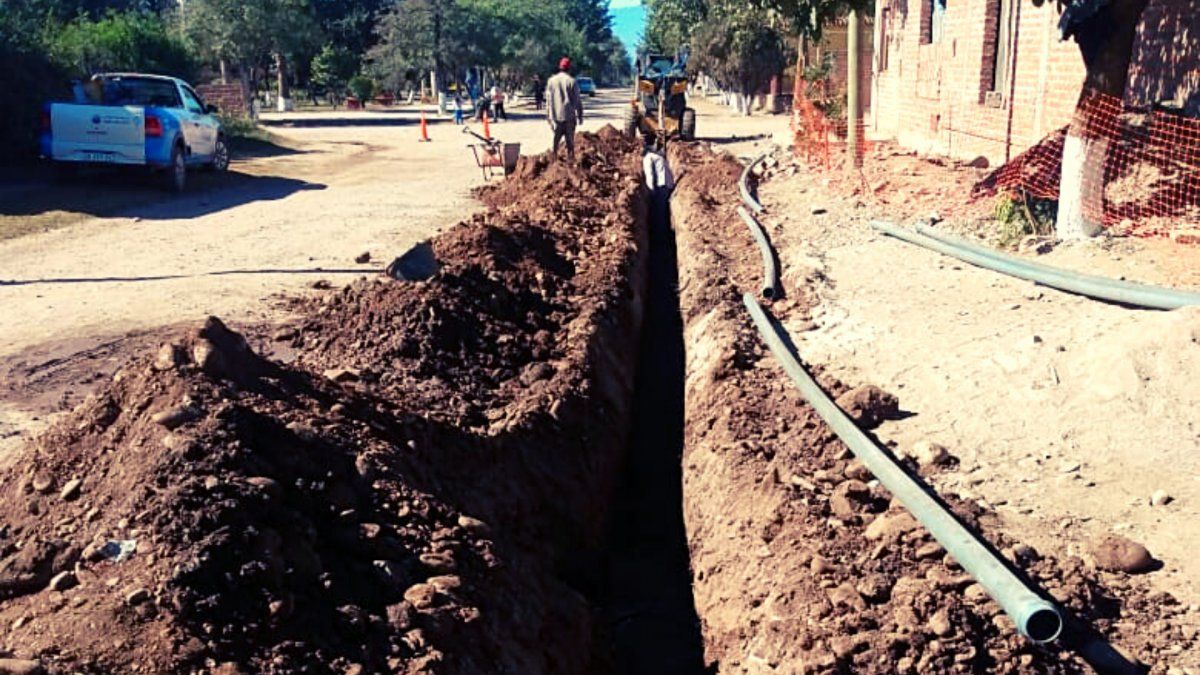 Nueva red de agua y conexiones domiciliarias en Pampa Blanca