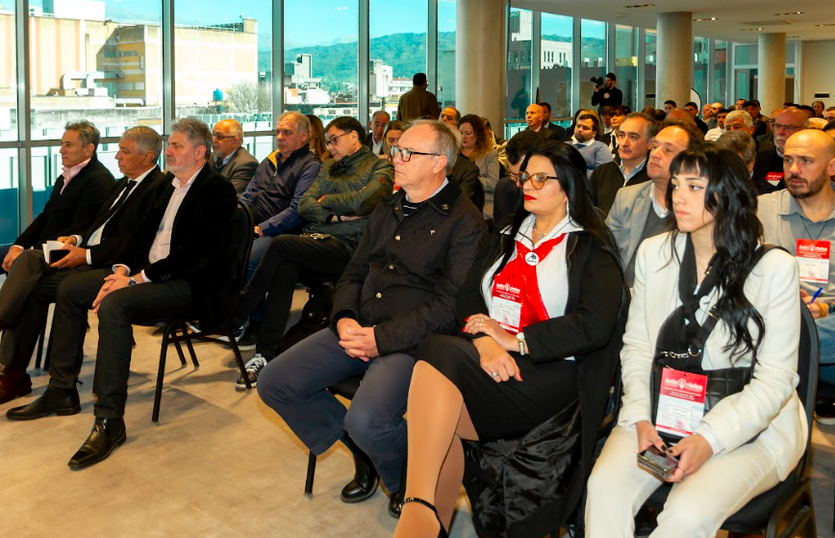 Tren Solar de la Quebrada: LatinRieles se realizó en El Cabildo, como sede del Congreso Ferroviario