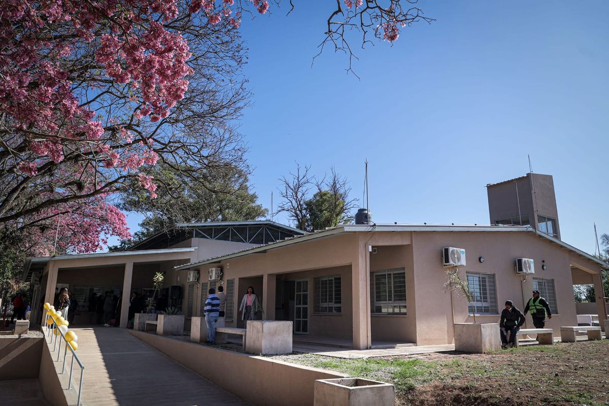 Sadir inauguró el nuevo edificio de la escuela rural N° 327 en San Juancito