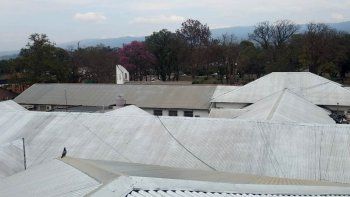Las obras de renovación de cubiertas del Hospital Oscar Orías se desplegaron desde el MISPTyV.