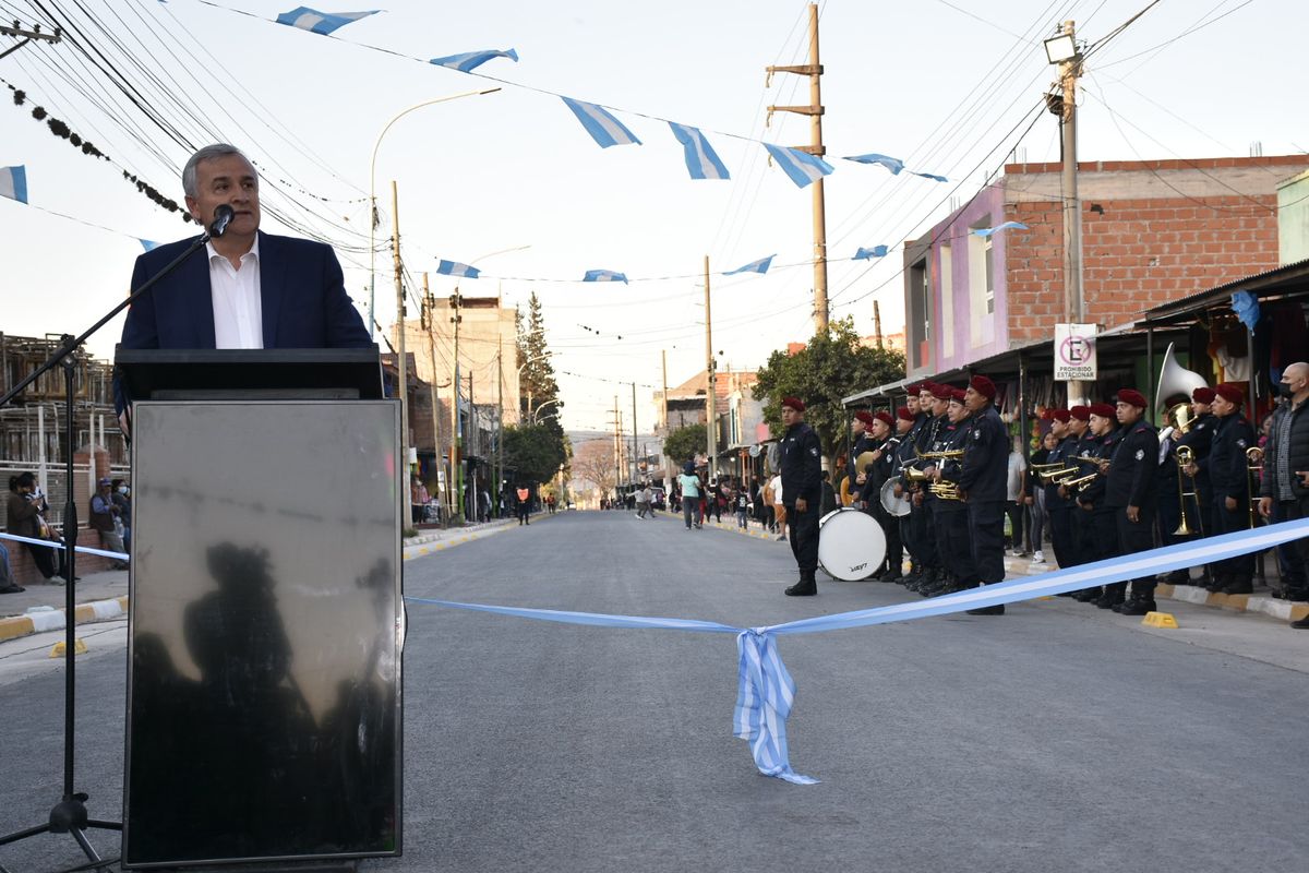 El Gobernador inauguró la avenida Congreso de Perico