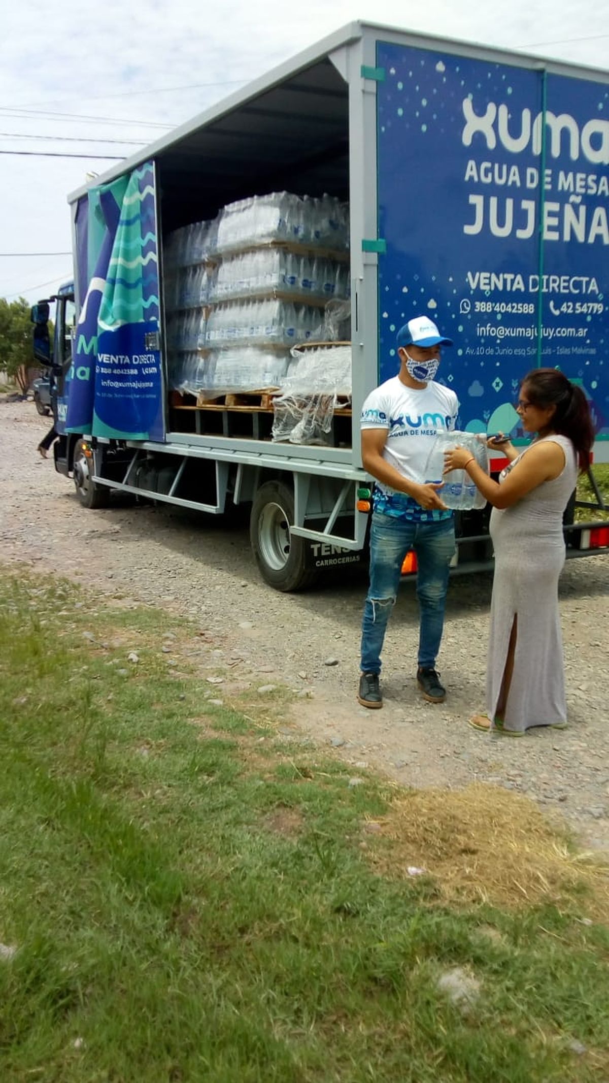 XUMA entregó agua embotellada en El Carmen