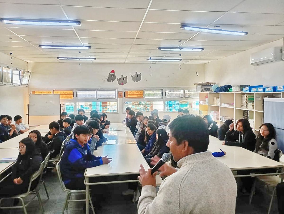 Conversatorio sobre buen trato y estrategias en el aula Conversatorio sobre buen trato y estrategias en el aula
