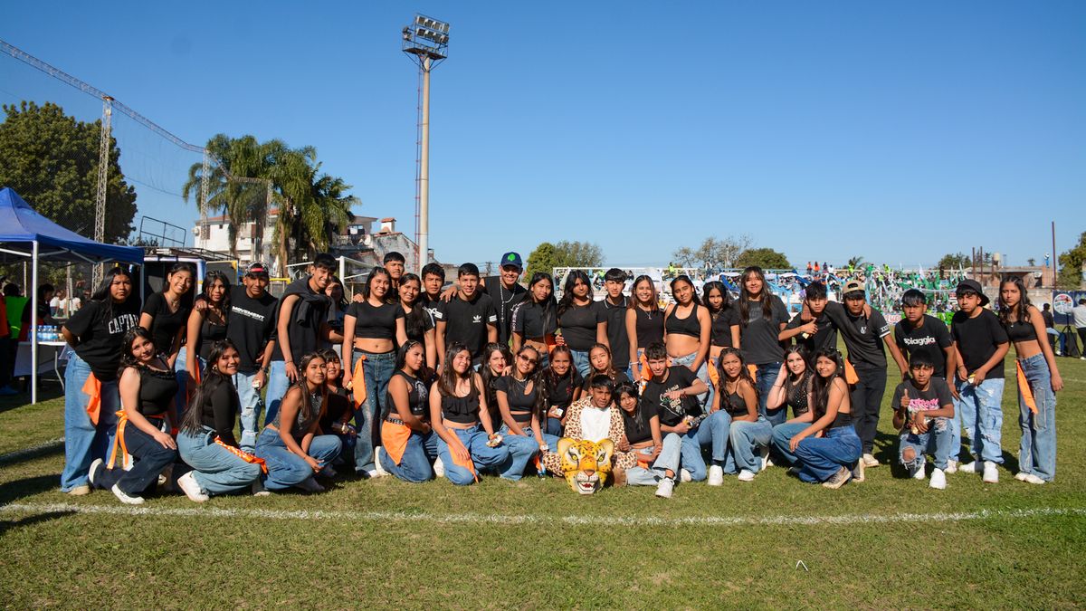 Color y alegría estudiantil en Perico y San Pedro