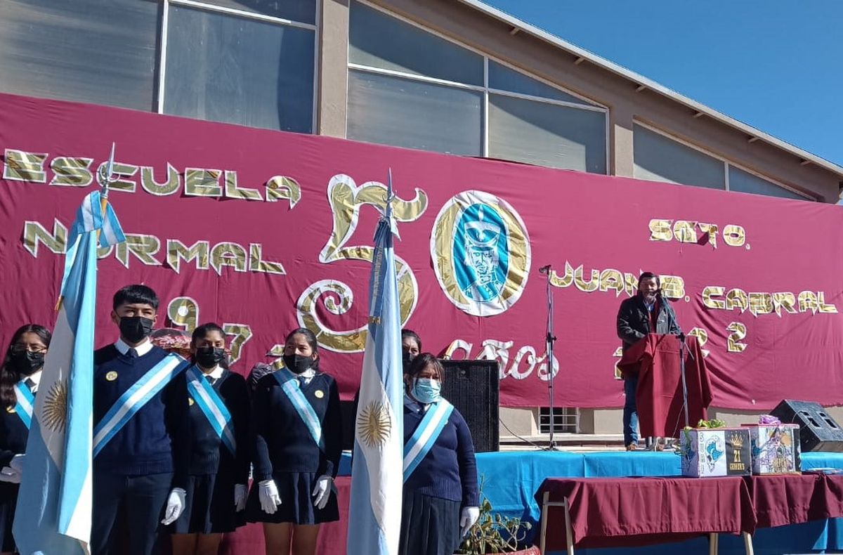 La Escuela Normal Sargento Juan Bautista Cabral de Abra Pampa celebró su 50° Aniversario