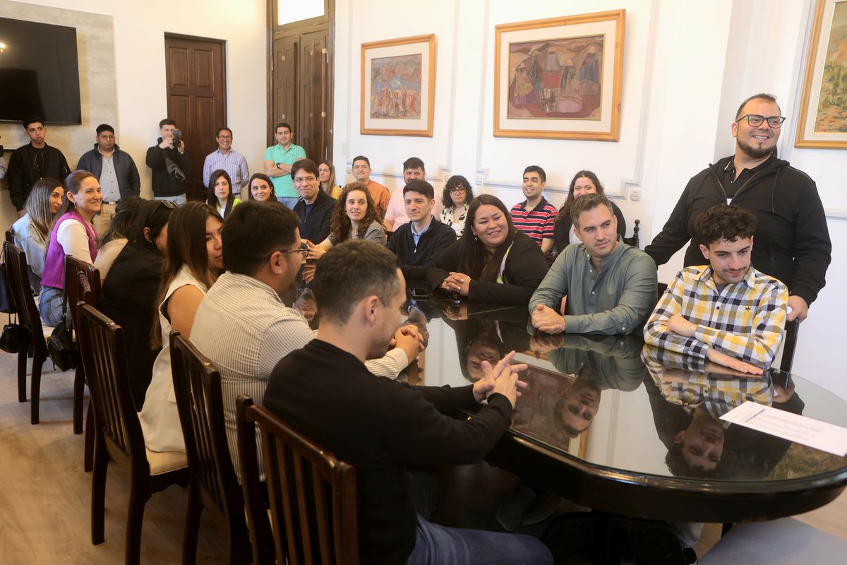 Sadir recibió a jóvenes profesionales de todo el país