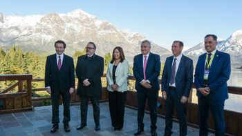 morales planteo en bariloche la urgencia de un plan federal de inversiones para  energias limpias morales planteo en bariloche la urgencia de un plan federal de inversiones para  energias limpias