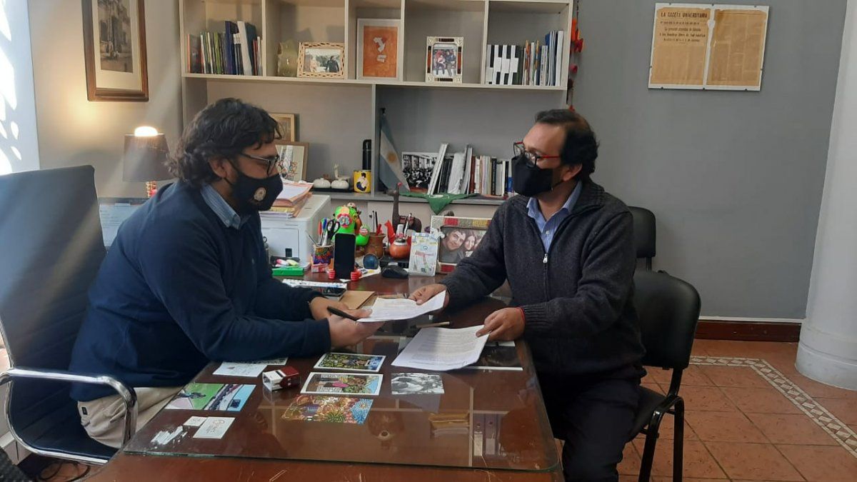 Medina Zar junto a decano Arrueta firmaron el Acuerdo Marco 