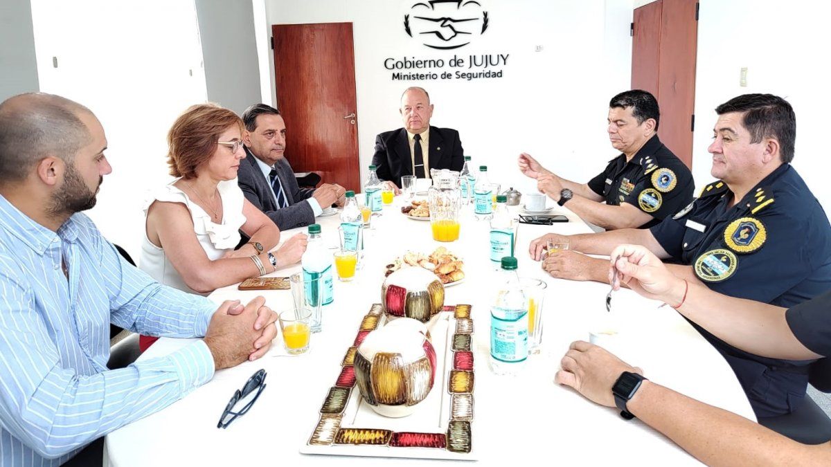 Seguridad articula acciones conjuntas con la Policía Federal Argentina