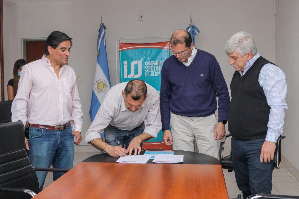 La Compañía de Seguros de Jujuy rubricó convenio con el circulo de periodistas deportivos de Jujuy