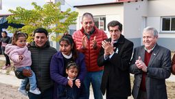 Carlos Sadir encabezó la entrega de 20 viviendas en Los Alisos