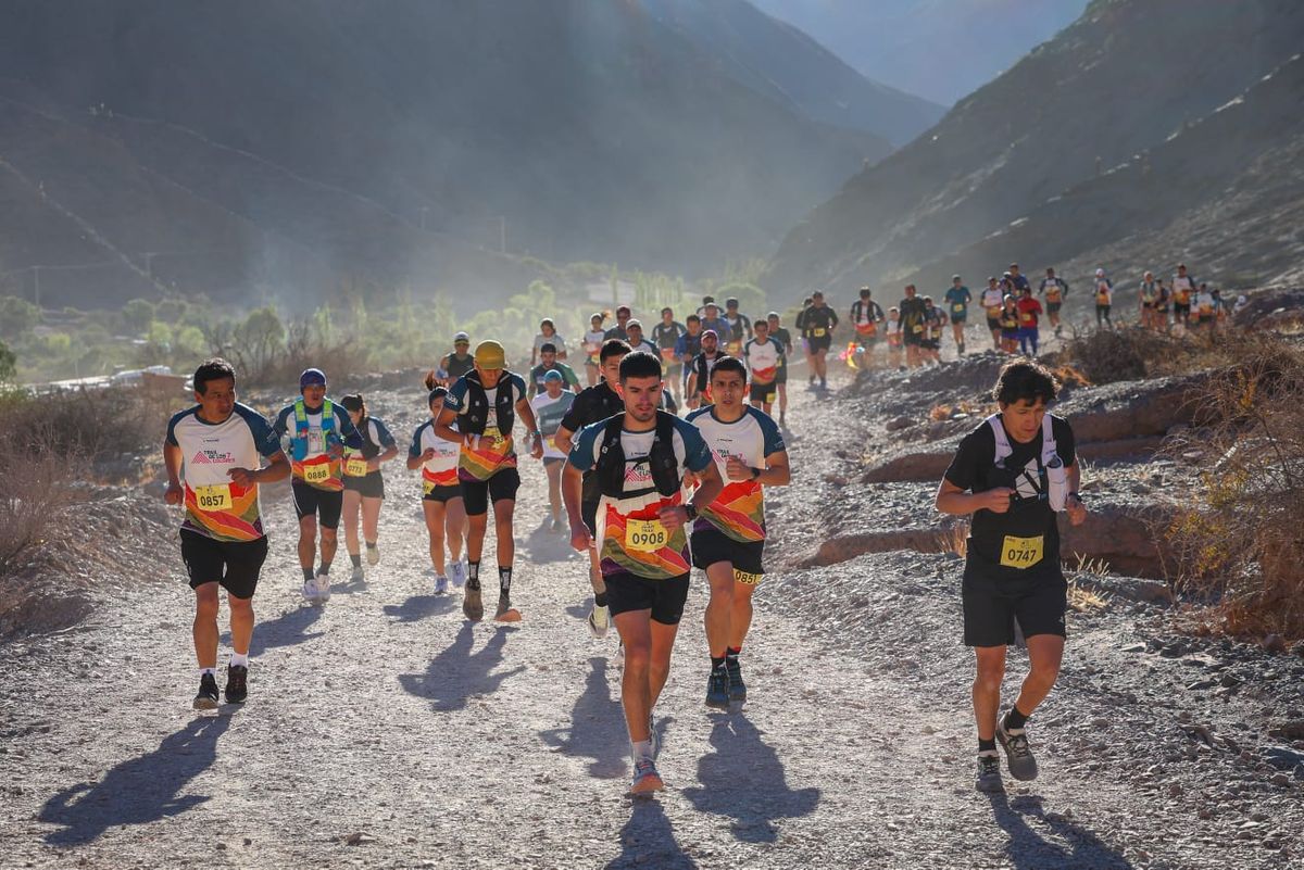 Más de 600 atletas del NOA protagonizaron la segunda edición del Trail de los Siete Colores en Purmamarca