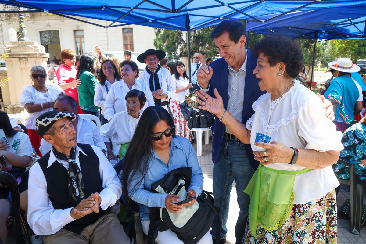 Sadir saludó a los jubilados en su día Sadir saludó a los jubilados en su día