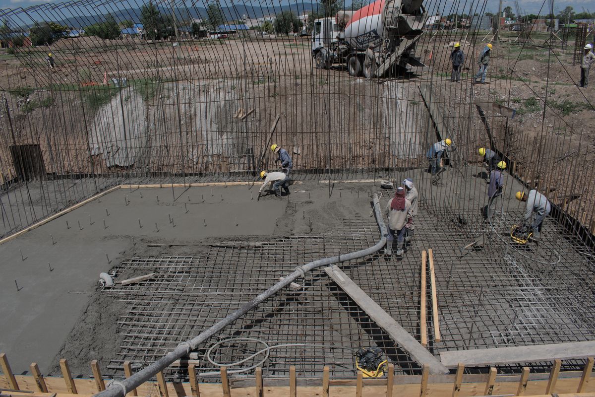 Las obras que configuran Ciudad Deportiva en Alto Comedero emplazan el estadio flexible hacia el lado de la avenida Forestal