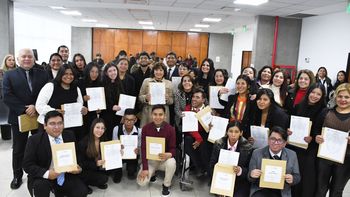 Educación avanza en la entrega de títulos con validez nacional