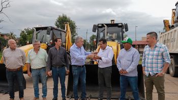 gerardo morales entrego maquinaria a las localidades de aguas calientes, santa clara y palma sola