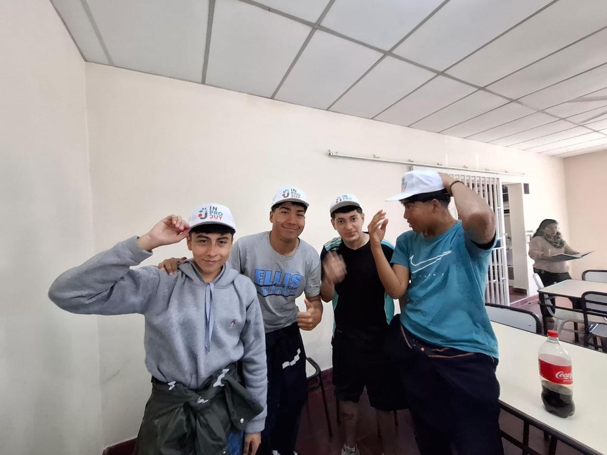 InProJuy y Educación visitaron canchones promoviendo la reflexión y el cuidado