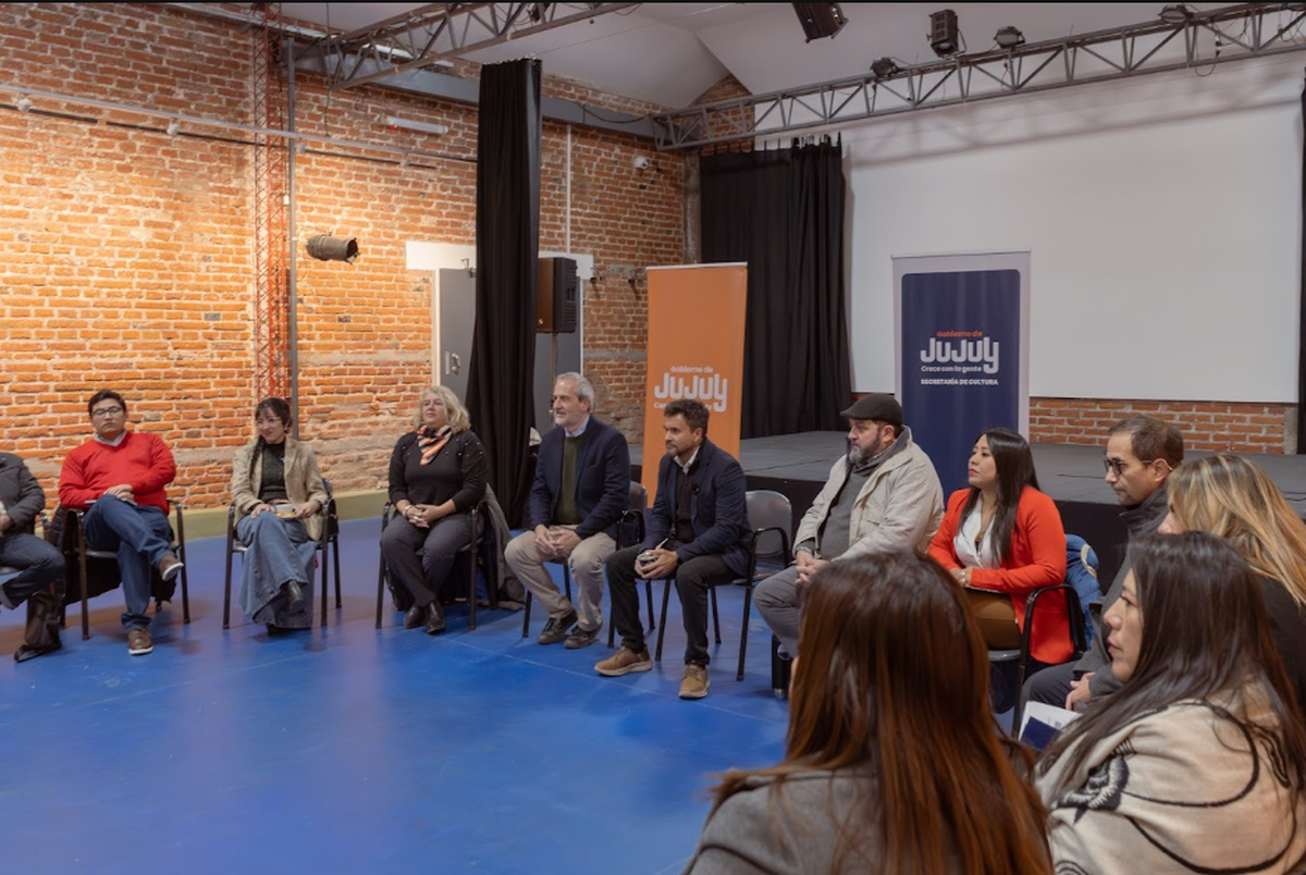 Encuentro del CoProCul en el Centro Cultural Héctor Tizón, con participación de autoridades y referentes de la cultura de distintas regiones de Jujuy.