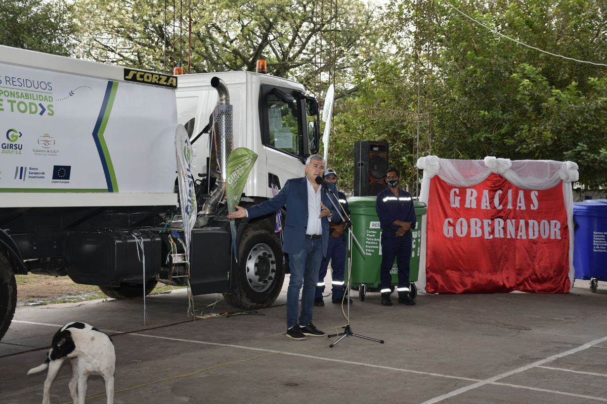 Gestión de residuos: El Piquete recibió un compactador y cerrará su basural a cielo abierto Gestión de residuos: El Piquete recibió un compactador y cerrará su basural a cielo abierto