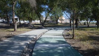 Caminerías, bicisendas, pavimentos, polideportivo, puente alcantarilla, trabajos en sector pileta y otras obras integran los primeros paquetes, ya en ejecución, del plan integral para el barrio Tupac Amaru, en Alto Comedero.