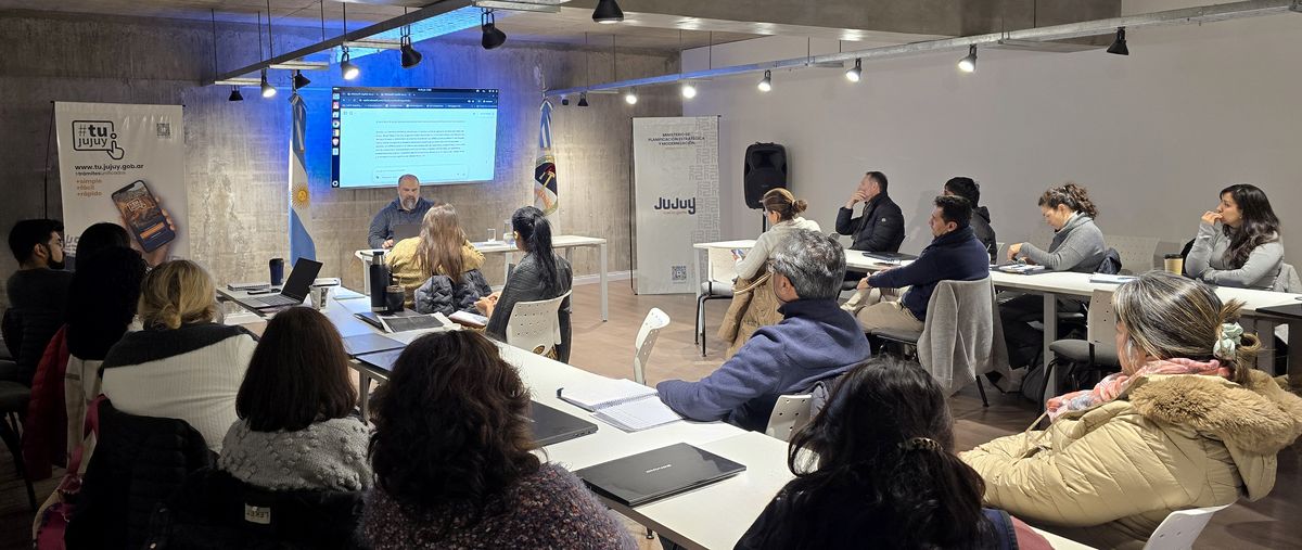 Concluyó con éxito el curso de Inteligencia Artificial e Innovación Asistida