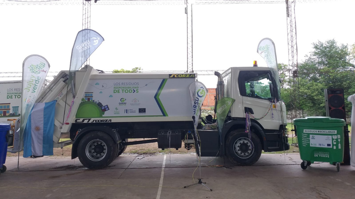 Gestión de residuos: El Piquete recibió un compactador y cerrará su basural a cielo abierto Gestión de residuos: El Piquete recibió un compactador y cerrará su basural a cielo abierto