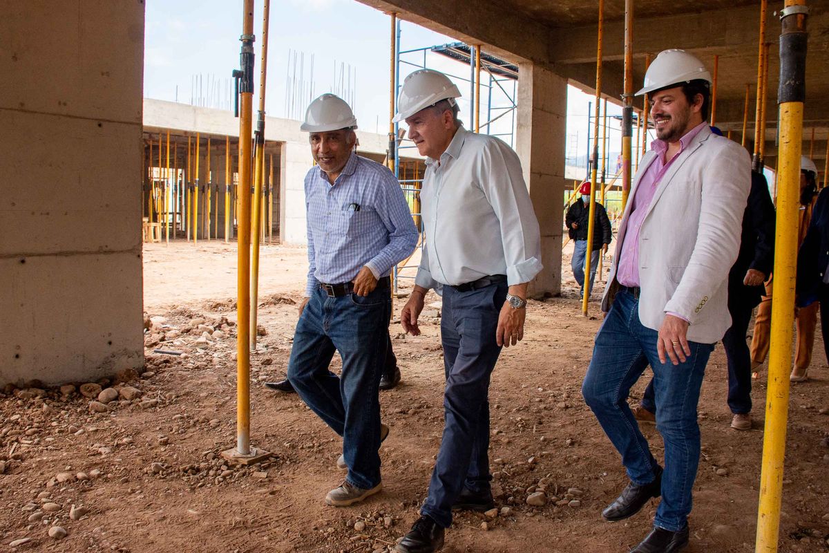 Morales verificó el avance del nuevo hospital Oscar Orías