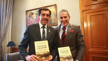 sadir recibio a autor de destacada obra sobre la historia del ferrocarril