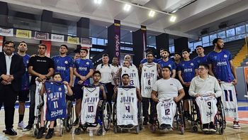 jujuy basquet adaptado recibio indumentaria deportiva