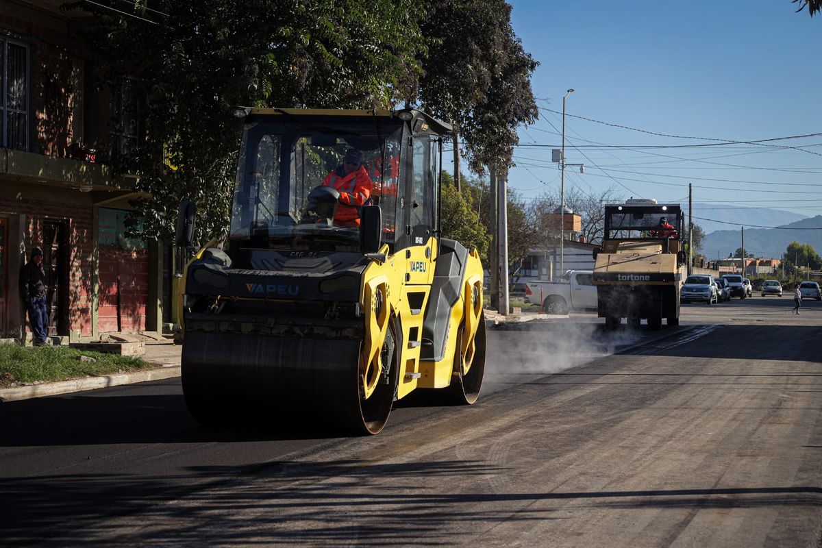 Sadir recorrió  obra de pavimentación en Alto Comedero