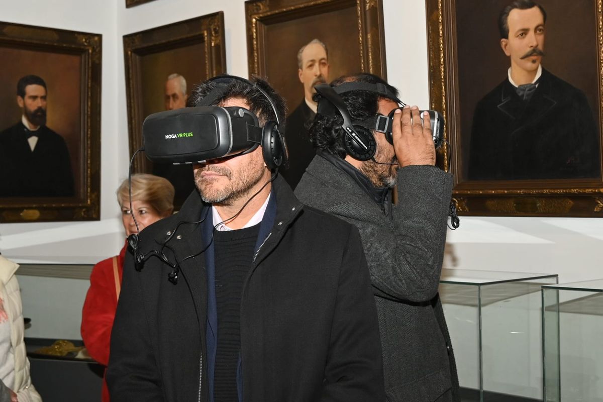 Las autoridades y los invitados presentes realizaron el recorrido virtual