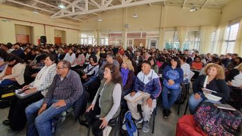 fuerte presencia de la docencia en la primera jornada institucional