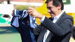 Carlos Sadir encabezó la apertura de los Juegos Forja