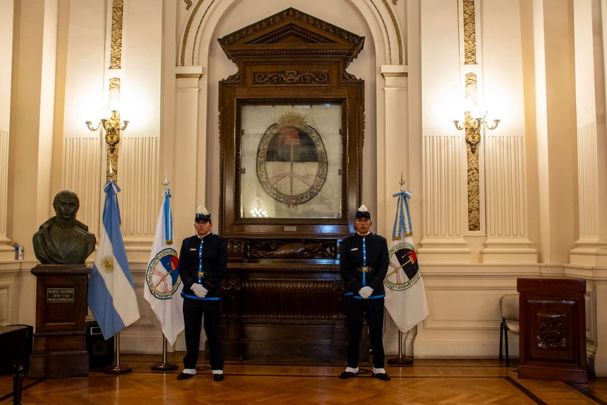 Bandera Nacional de la Libertad Civil: se realizó el tradicional cambio de Guardia de Honor Bandera Nacional de la Libertad Civil: se realizó el tradicional cambio de Guardia de Honor