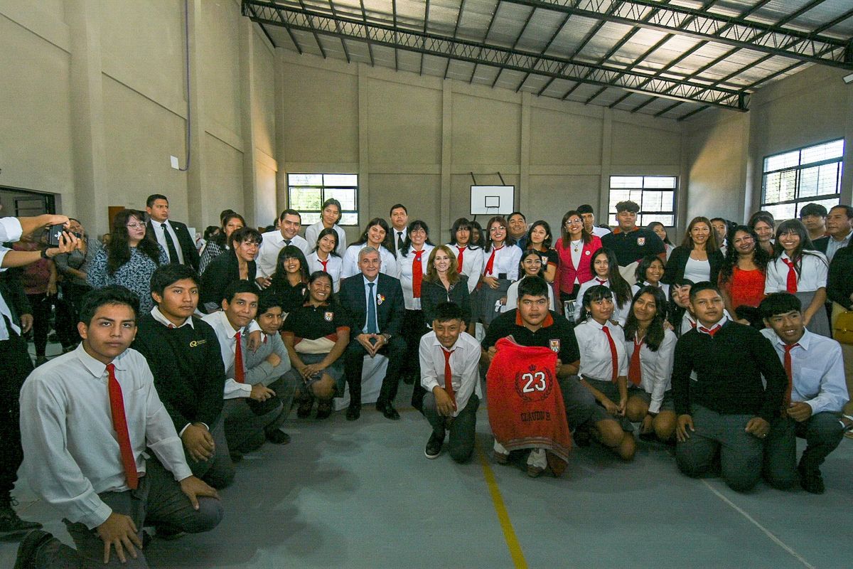 Con la inauguración del Colegio Secundario N° 41, Morales inició el ciclo lectivo del secundario