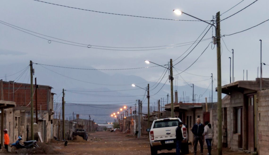 Decenas de familias de Humahuaca con seguridad eléctrica y alumbrado LED