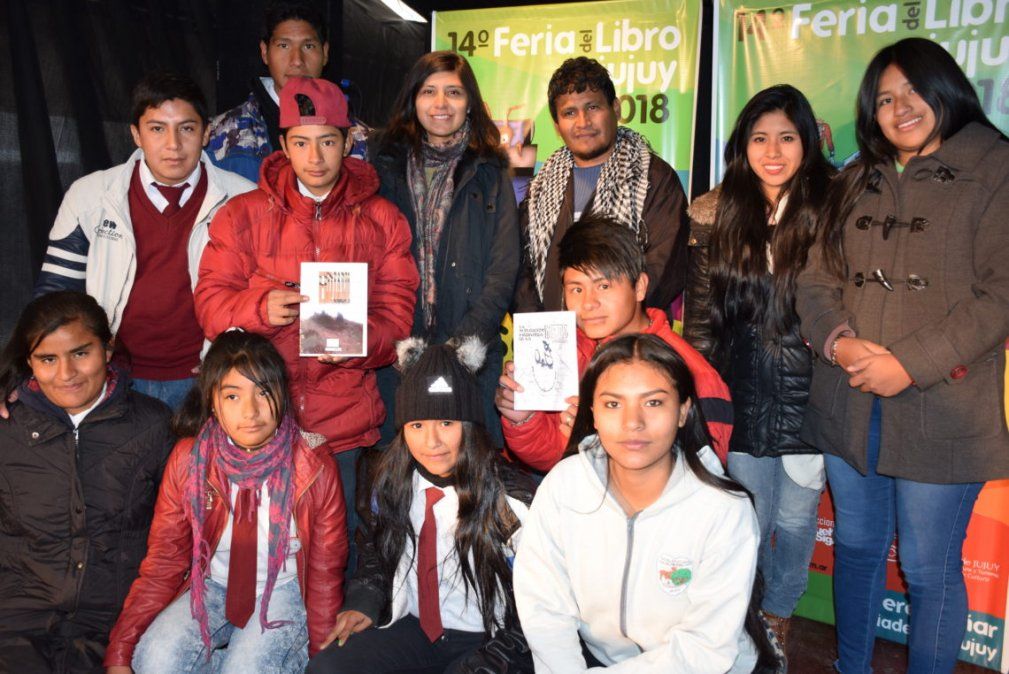 Estudiantes de la Quebrada presentaron revistas literarias en la Feria del Libro
